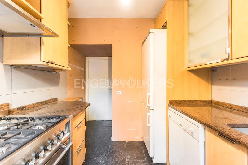 Foto 32205622-23a1-4b2d-a1ff-72ff769ee2ff. Apartamento oportunidad en arturo soria encantador piso para reformar en Colina. en Madrid
