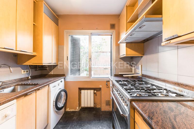 Foto 35797349-2fb1-4d32-bf1e-14f4d67eff69. Apartamento oportunidad en arturo soria encantador piso para reformar en Colina. en Madrid