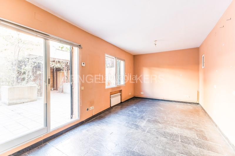Foto 55ca39be-5ed9-4cdd-88da-33f63f535320. Apartamento oportunidad en arturo soria encantador piso para reformar en Colina. en Madrid