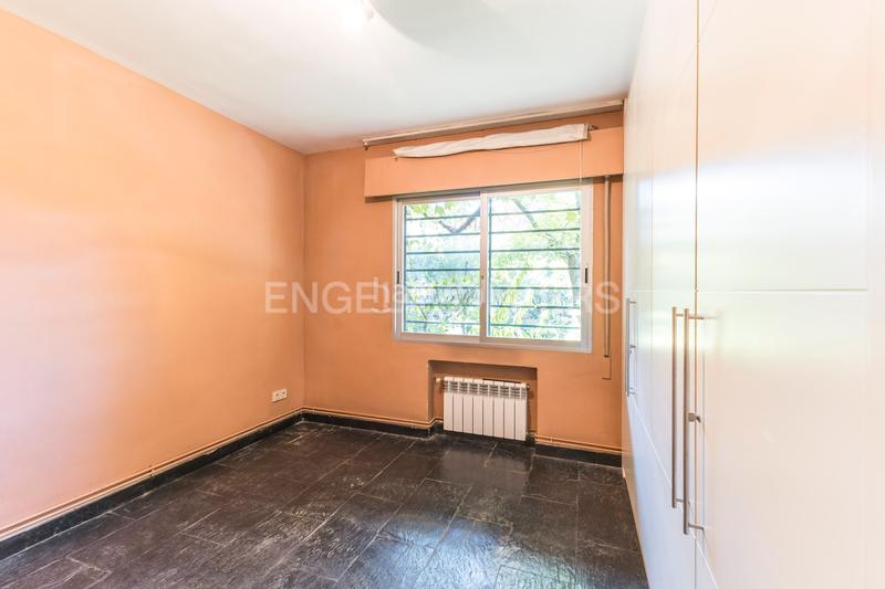 Foto 8d908819-3d5b-402c-b106-9f64da4f972f. Apartamento oportunidad en arturo soria encantador piso para reformar en Colina. en Madrid