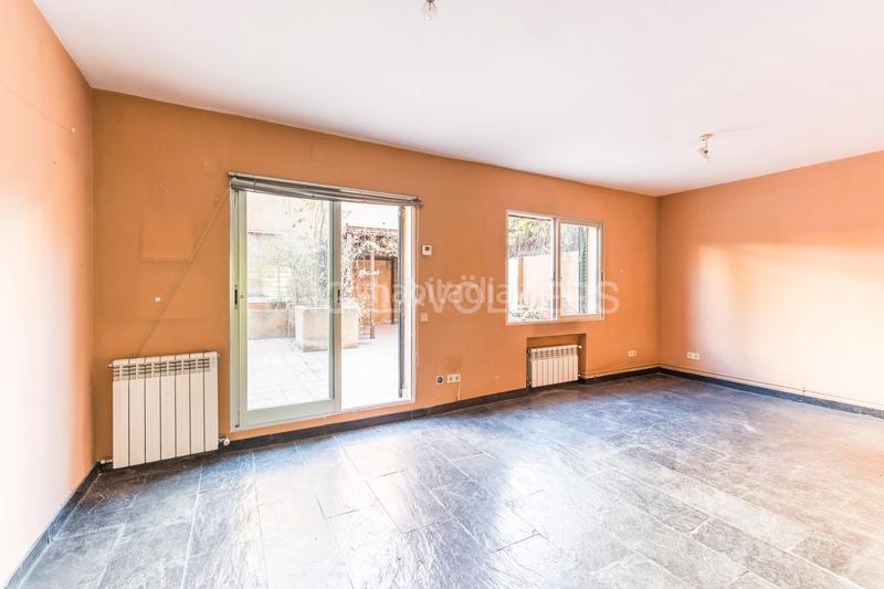 Foto 9e7f8252-0a28-40b2-8bb4-f7fd64066772. Apartamento oportunidad en arturo soria encantador piso para reformar en Colina. en Madrid