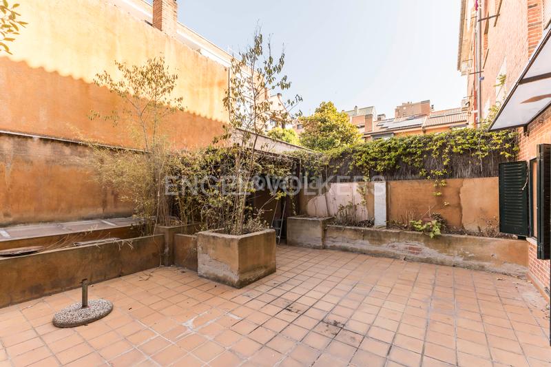 Foto b22ba665-2c8c-4761-a841-816f5a54c7b3. Apartamento oportunidad en arturo soria encantador piso para reformar en Colina. en Madrid