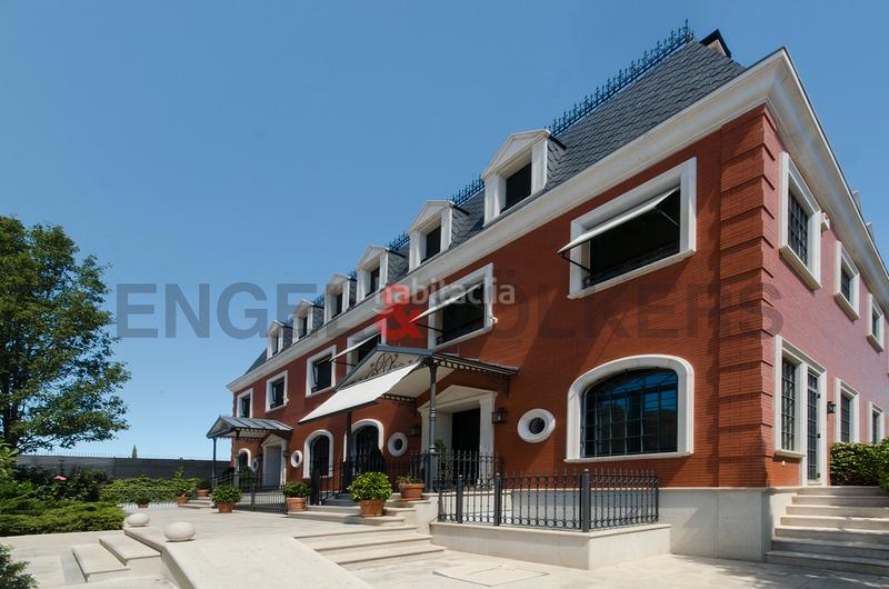 Foto dca59454-fa60-4d5c-b618-03e89dc49cb4. Affitto casa a schiera con riscaldamento parcheggio piscina in Madrid