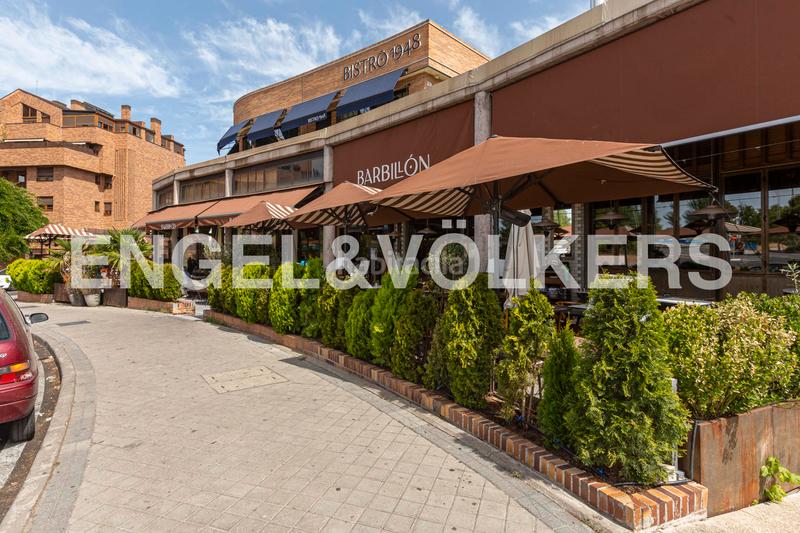 Foto f39c65a9-9d1d-445e-9f1f-a288608e064b. Affitto casa a schiera con riscaldamento parcheggio piscina in Madrid