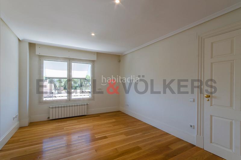 Foto 33ecffec-0653-42d0-9bd6-b29e637b65c3. Alquiler casa adosada pareado en diplomáticos en alquiler. en Madrid