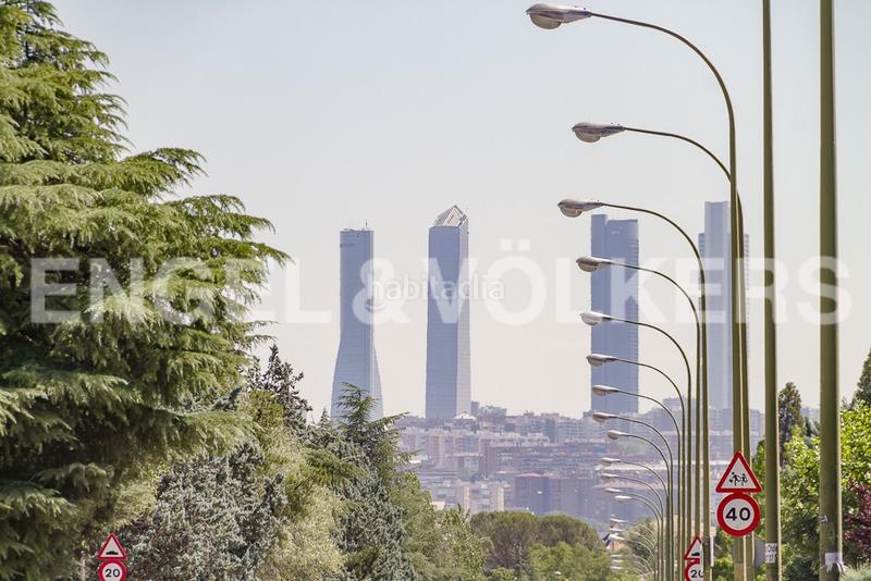 Foto 0e8ea6e3-ad83-44d7-b4ca-bd780fba56bb. Rent semi detached house with heating parking pool in Madrid