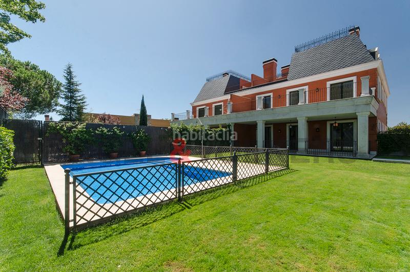 Foto fc6c1082-dcaa-4c5f-bb9a-ed5562604f0e. Rent semi detached house with heating parking pool in Madrid