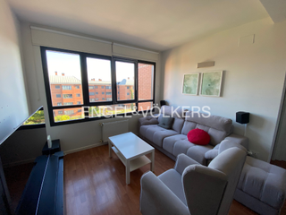 Location Appartement  Calle moreno torroba. Vivienda con garaje y trastero en monte del pilar