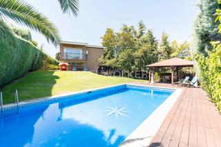 Casa en Monte el Pilar. Exclusiva y señorial casa en interland