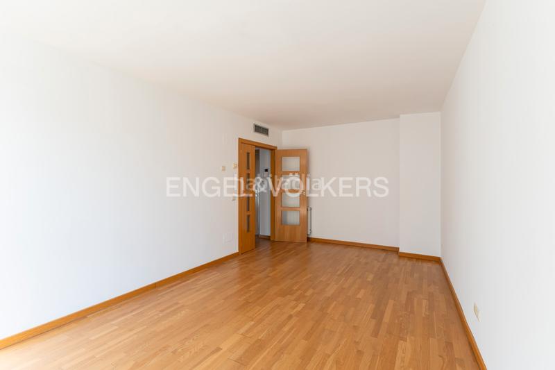 Foto f982b442-a84e-4f54-a5a4-b37580b457d8. Appartement avec chauffage parking piscine dans Butarque Madrid