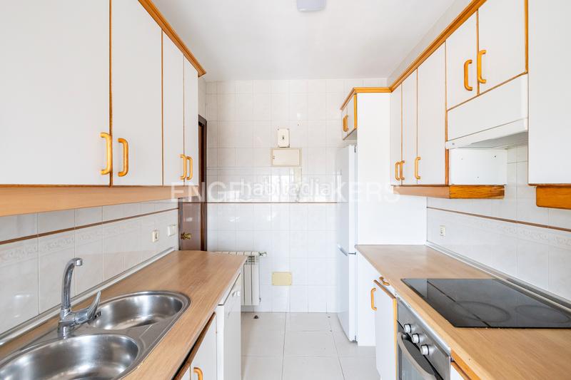 Foto 6694cf32-06d6-486b-99ec-81d554cc5469. Piccolo appartamento con riscaldamento parcheggio piscina in Madrid