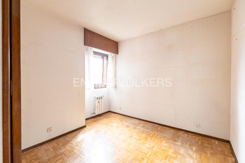 Foto bfb279ab-f2b5-4a66-b465-bd22ef555d07. Piccolo appartamento con riscaldamento parcheggio piscina in Madrid