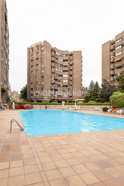 Foto d2afa4a2-b351-48f1-bc96-c1ce5a9921f4. Piccolo appartamento con riscaldamento parcheggio piscina in Madrid