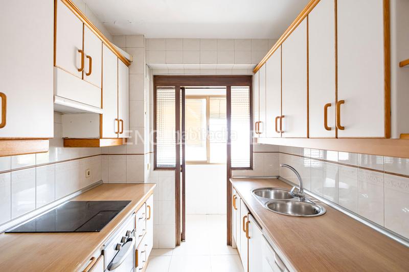 Foto d59fa5dc-2506-461f-9551-faa18c9ee374. Piccolo appartamento con riscaldamento parcheggio piscina in Madrid