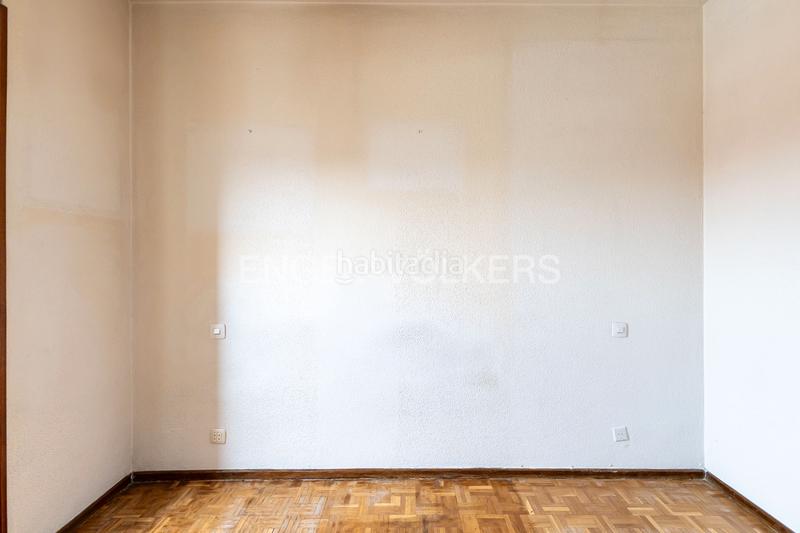 Foto ee97eb23-c3e1-4658-a477-7ec0a8769c87. Piccolo appartamento con riscaldamento parcheggio piscina in Madrid