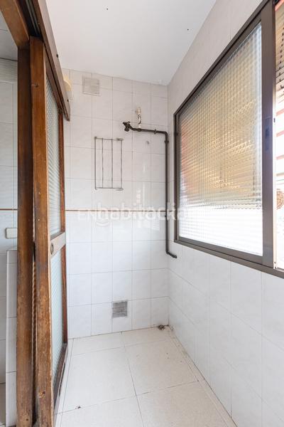 Foto f242d898-96e4-49ce-9583-20ae5d7a2425. Piccolo appartamento con riscaldamento parcheggio piscina in Madrid