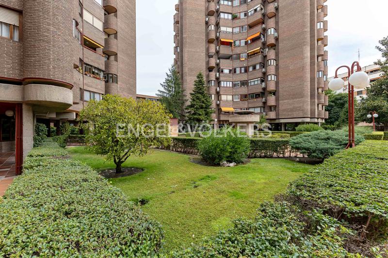 Foto f552a3de-5a2b-4660-bbec-f6840d2e8259. Piccolo appartamento con riscaldamento parcheggio piscina in Madrid