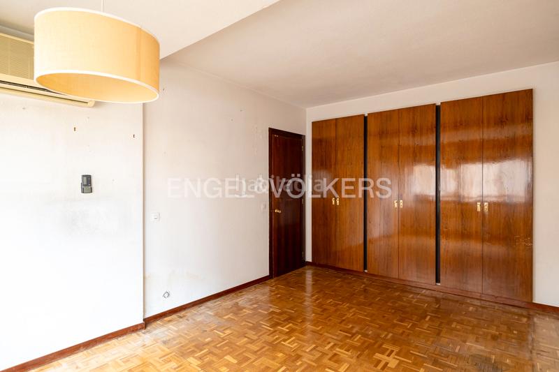 Foto ff7cb169-2156-4277-82dd-32718d32f898. Piccolo appartamento con riscaldamento parcheggio piscina in Madrid