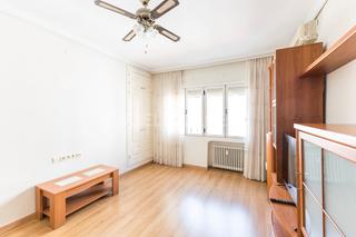 Alquiler Apartamento en Palos de Moguer. Amplio y luminoso a pasos del museo reina sofía