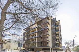 Alquiler Apartamento en Imperial. Nuevo ático con terraza, vista al río y piscina en el vibrante m
