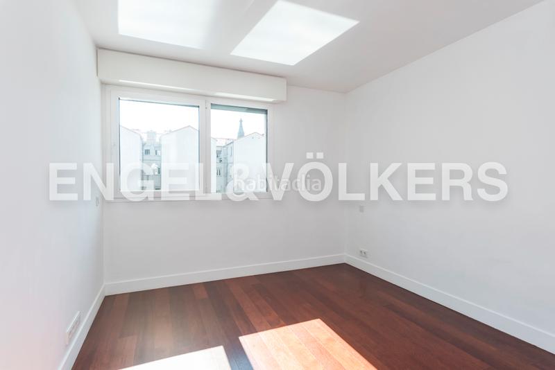 Foto e4351055-b4b9-4fb2-a7ea-352ea689fe03. Miete appartement mit heizung parking in Goya Madrid