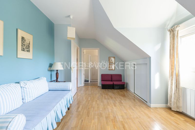 Foto 5141454d-9951-43d1-885e-96d72651cd34. Casa amb calefacció a Centro-Manguilla Escorial (El)