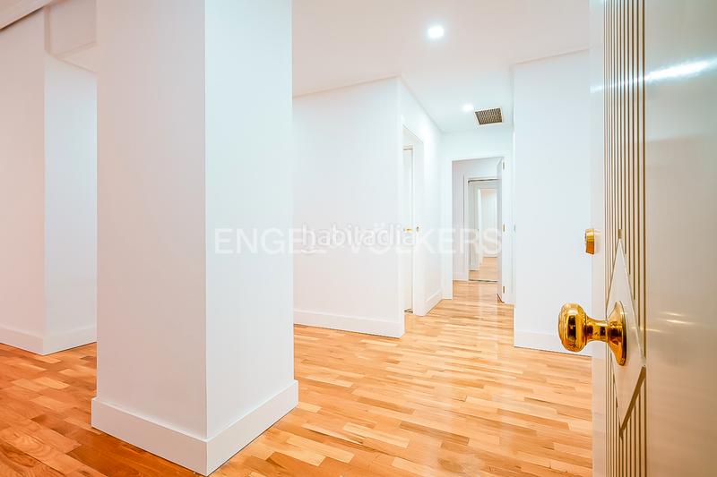 Foto 108b3aa9-0d6b-469a-a23d-7ab83546aaad. Appartement mit heizung parking in Justicia-Chueca Madrid