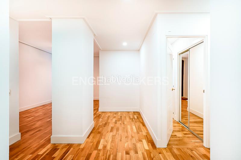 Foto 180351ba-b186-4f29-9f5d-3a1eb6ece360. Appartement mit heizung parking in Justicia-Chueca Madrid