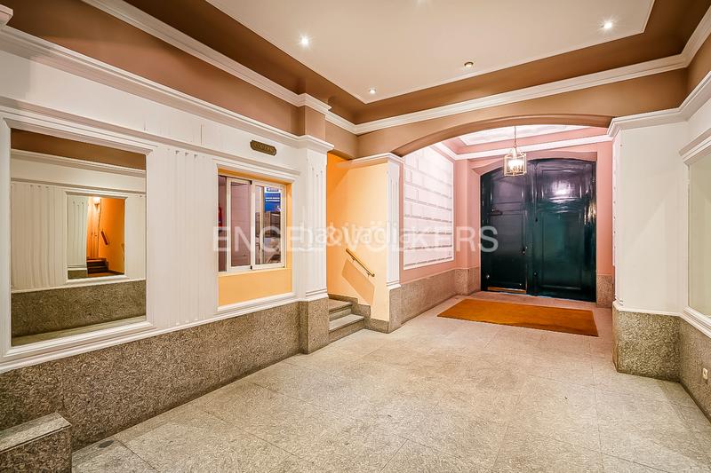 Foto b500dcba-8362-49d5-bb87-0d72a1a373d9. Appartement mit heizung parking in Justicia-Chueca Madrid