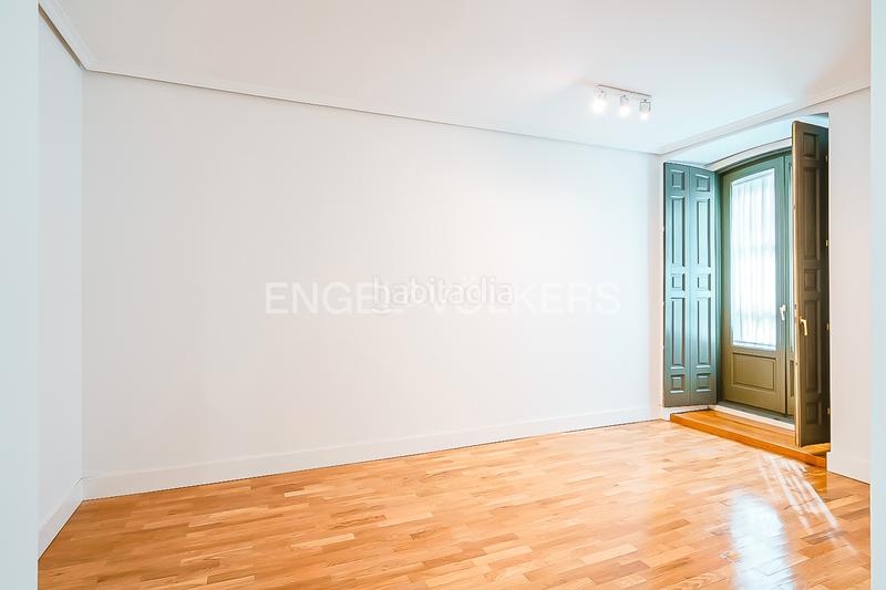 Foto fac27245-f61f-43a2-af7c-7e4980269e97. Appartement mit heizung parking in Justicia-Chueca Madrid