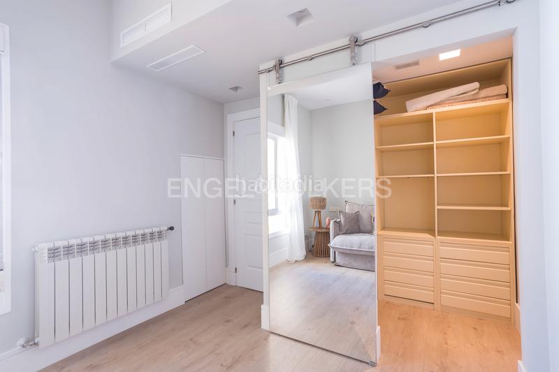 Foto 38d33103-c261-4eba-b2ba-3228dc817637. Ático luminoso ático dúplex con garaje en los Jerónimos en Madrid