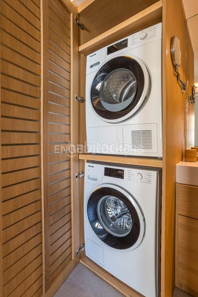 Foto 6c96f7cc-b9b9-4776-8540-61992f28c74e. Ático luminoso ático dúplex con garaje en los Jerónimos en Madrid