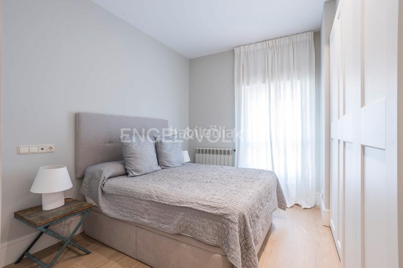 Foto bd114f0b-8833-4b2b-8af8-d22caba83479. Ático luminoso ático dúplex con garaje en los Jerónimos en Madrid