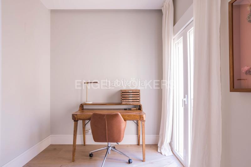 Foto dd5a9213-6cfc-48d4-b9f6-4da005f72c5e. Ático luminoso ático dúplex con garaje en los Jerónimos en Madrid