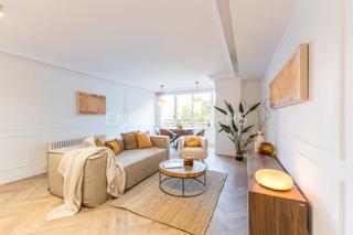 Apartamento en Cuatro Caminos - Azca. Maravilloso piso a estrenar en la calle orense con plaza de gara
