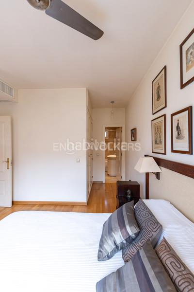 Foto 2c0cf3f0-06ae-40f1-a569-5b4be82dabc9. Casa amplio chalet con piscina junto a valdebebas en Madrid