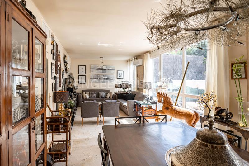 Foto cc3d9a9f-a67a-4329-bcc4-49b6e2251558. Casa amplio chalet con piscina junto a valdebebas en Madrid