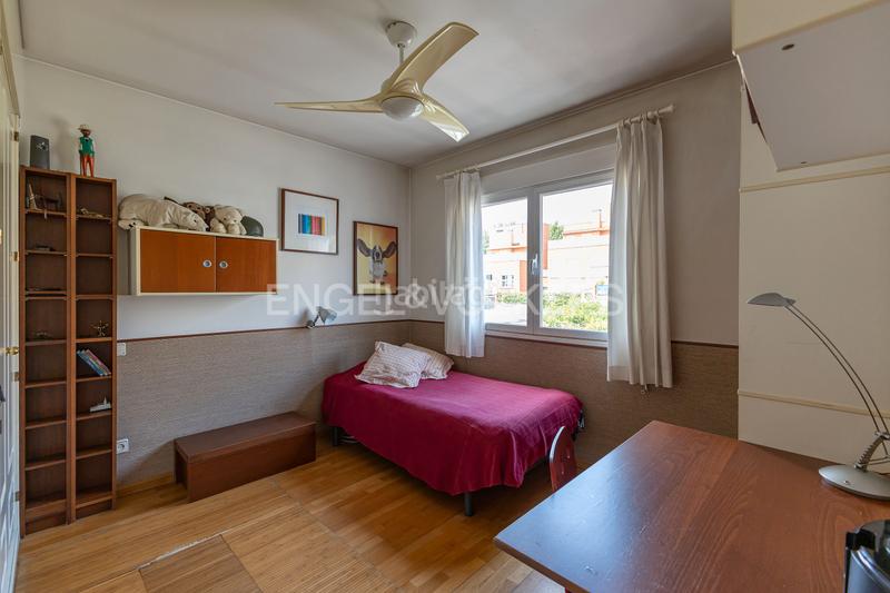 Foto e3d45aa9-c218-41c3-984f-54008dcaa45a. Casa amplio chalet con piscina junto a valdebebas en Madrid