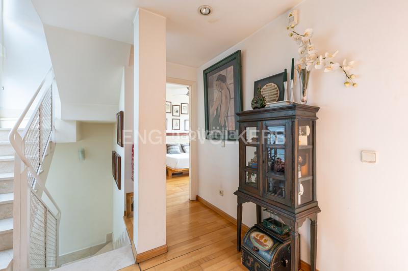 Foto eb688bea-1a6e-4f61-b703-b328daf3c185. Casa amplio chalet con piscina junto a valdebebas en Madrid