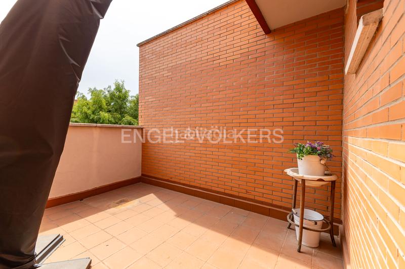 Foto fdca2e13-d141-4793-926d-fde05d965c14. Casa amplio chalet con piscina junto a valdebebas en Madrid