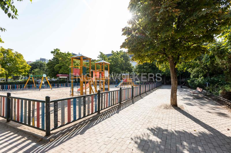 Foto 03ac2733-0219-4054-8fa7-00e2fa3ffb70. Duplex con riscaldamento parcheggio in Pacífico Madrid