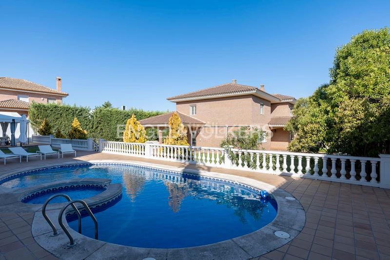 Foto 29d73e12-b94d-4537-9207-266f6bbad0e0. Haus mit heizung parking pool in Peñas Albas - Zulema Villalbilla
