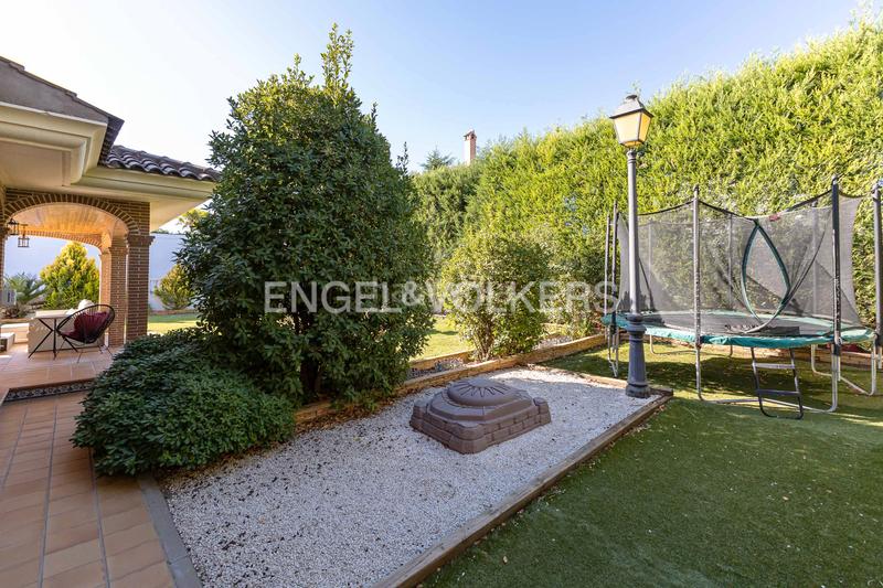 Foto 50947f00-971b-45b2-96e5-e6617f2dcded. Haus mit heizung parking pool in Peñas Albas - Zulema Villalbilla
