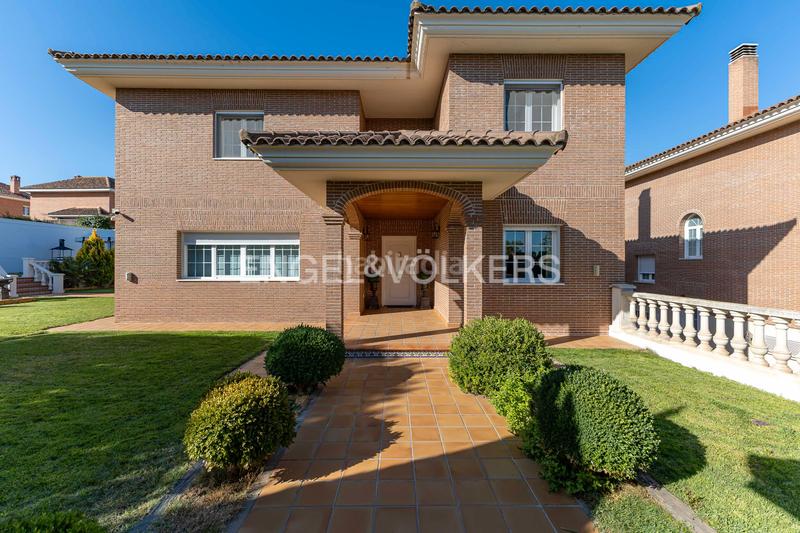 Foto 681cd8e8-0587-4789-8909-adc5c2bfa621. Haus mit heizung parking pool in Peñas Albas - Zulema Villalbilla