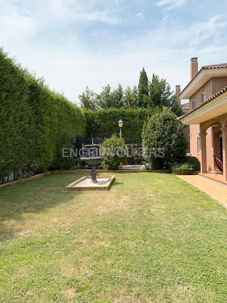 Foto d1e81ee2-d2c1-4a18-9828-2464763978c8. Casa espectacular chalet independinte con terreno y piscina en Villalbilla
