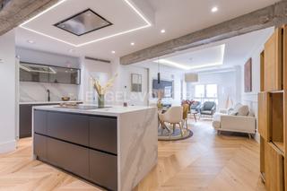 Alquiler Apartamento en Recoletos. Elegante piso en calle recoletos con un encanto atemporal, de lu
