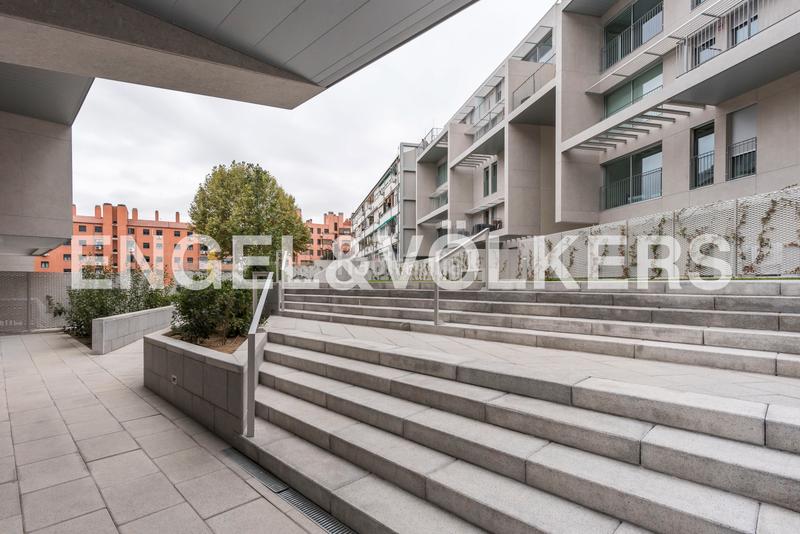 Foto 0899ce0a-0d05-4ae1-ad43-d63d3369488f. Location attique avec chauffage parking piscine dans Madrid