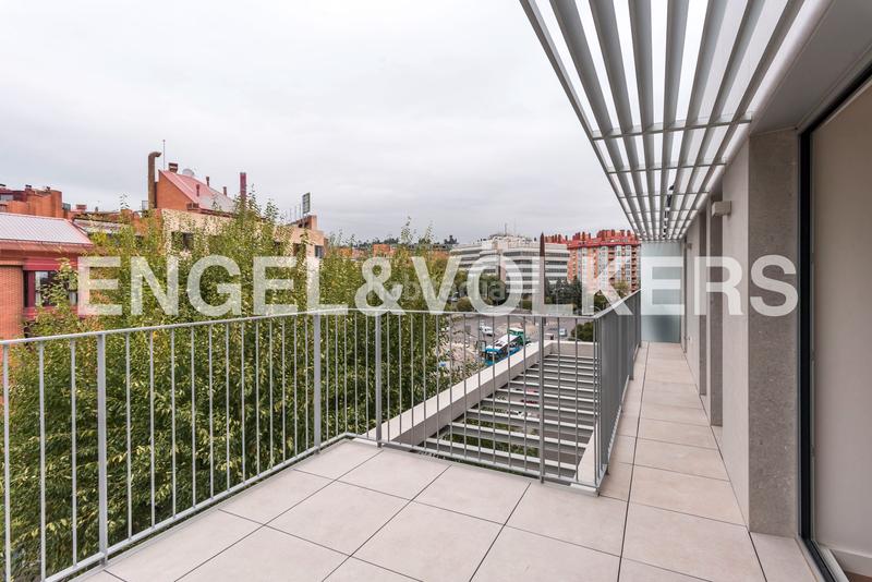 Foto 151950c9-a3d4-4856-b00b-afd2279cef85. Location attique avec chauffage parking piscine dans Madrid