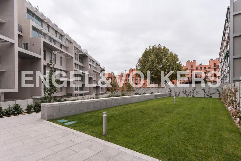 Foto 5157009b-7694-4ad8-a86a-1c66013e80db. Location attique avec chauffage parking piscine dans Madrid