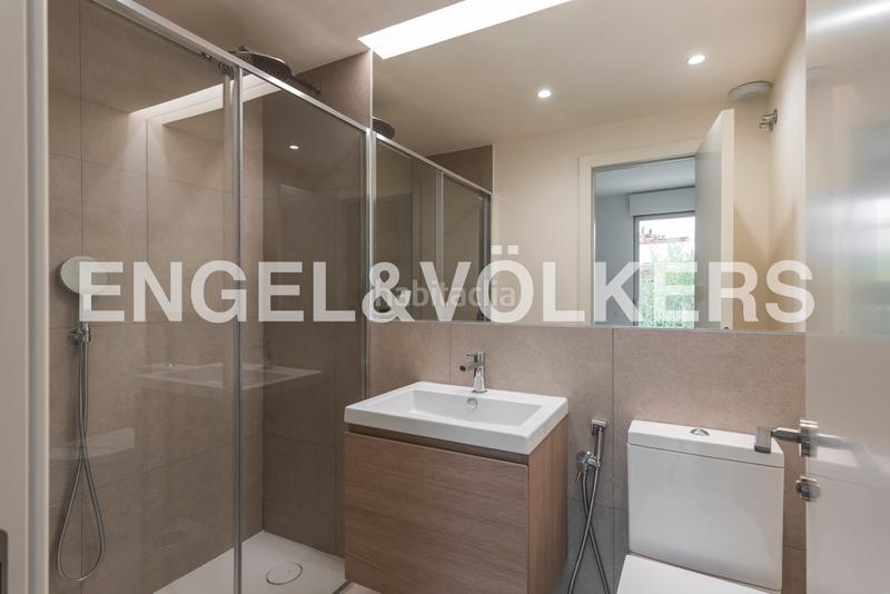 Foto 8e516d72-ced1-4752-93d5-6c85eca34341. Location attique avec chauffage parking piscine dans Madrid